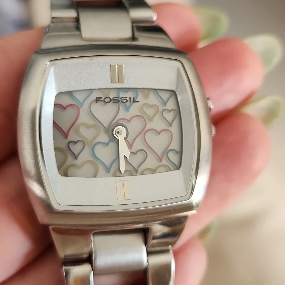 Fossil Big Tic Silver Watch with Heart Design - Picture 7 of 8